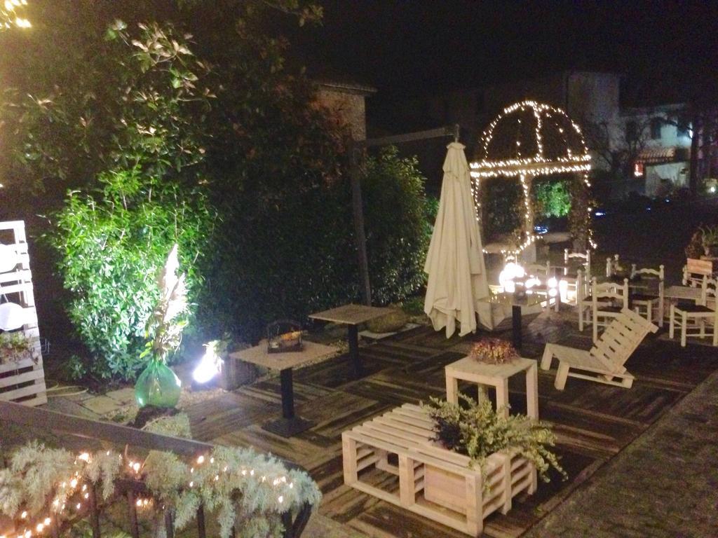 Hotel Le Vigne Di Corvino Casteggio Exterior photo